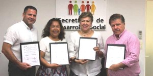 Entrega Desarrollo Social convenios de FISE a municipios de Tabasco