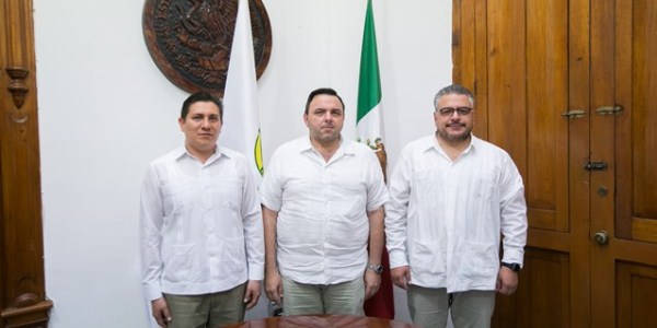Funcionarios de la Segob visitan Palacio de Gobierno