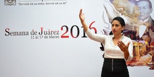 Triunfa Cristina González en Concurso de Declamación de la Semana de Juárez