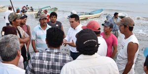 El gobernador Alejandro Moreno Cárdenas supervisa operativo de búsqueda de pescadores de Atasta
