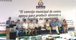 Entrega Peralta Burelo insumos agropecuarios a 2 mil familias