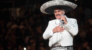 Hoy Vicente Fernández dejara de cantar, aunque la gente no deje de aplaudir