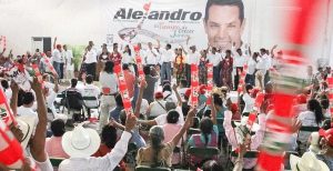 Ofrecen transportistas de la Cañada respaldo a Alejandro Murat Hinojosa