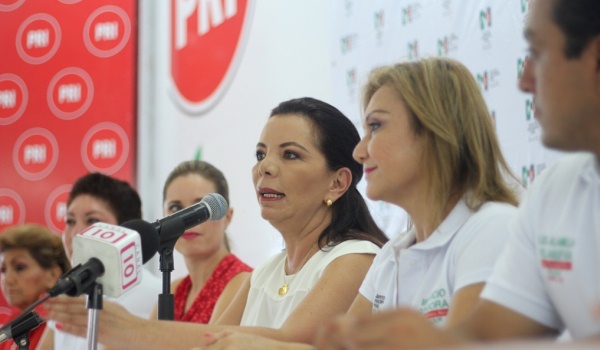 Carolina monroy campaña en Quintana Roo