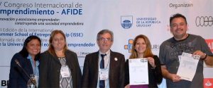 Catedráticos de la UJAT triunfan en congreso de emprendedores en Uruguay
