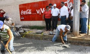 Supervisa Gerardo Gaudiano reparación de calles con concreto hidráulico