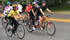 Fiesta de integración familiar en la “Bici Ruta” de Centro