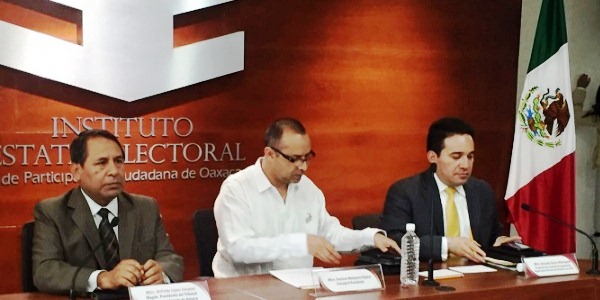 Consejero del IEEPCO  Gustavo Meixueiro Nájera