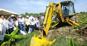 Banderazo en Centro a desazolve de infraestructura de drenes agrícolas