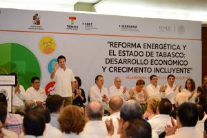 Acude alcalde de Centro a foro sobre la Reforma Energética