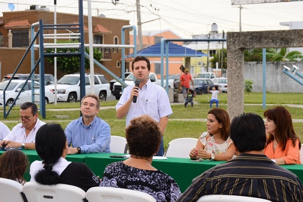 Alcalde de Centro GGR adopta IP parques