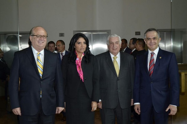 Alejandra Barrales con gobernadores