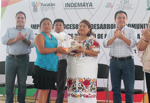 Apoyos a grupos artesanales en Yucatan