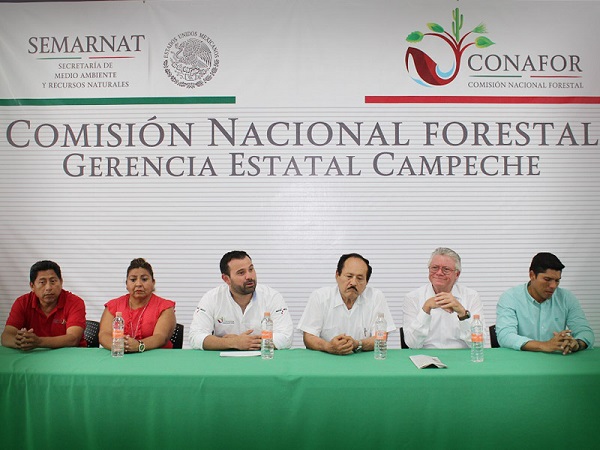 CONAFOR reconoce a combatientes de incendio en campeche