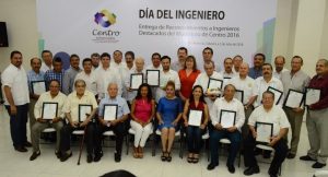 Entrega Centro reconocimientos a ingenieros, aliados permanentes del municipio