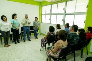 Entrega DIF Yucatán custodias con fines de adopción a dos familias