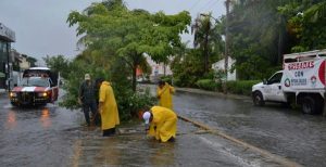Recomienda Protección Civil de Quintana Roo a tomar precauciones por fuertes lluvias