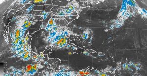 La baja presión remanente de Javier genera lluvias muy fuertes con tormentas intensas en Baja California Sur