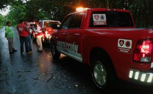 Continúa trabajando Sistema Estatal de PC para atender afectaciones por Earl en Veracruz