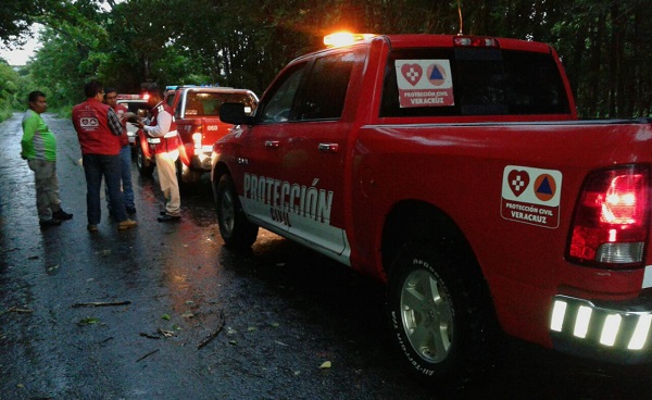 Continua trabajando proteccion civil en Veracruz