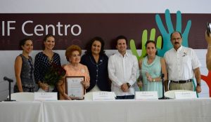 Reconocen 60 años de labor altruista de Doña Vitola Galán en Tabasco