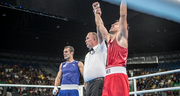 Mexicano gana a egipcio en boxeo
