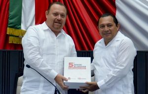 Entregan V Informe de Roberto Borge al Congreso de Quintana Roo