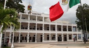 Acceso a ciudadanos en toma de protesta de Carlos Joaquín como gobernador de Quintana Roo