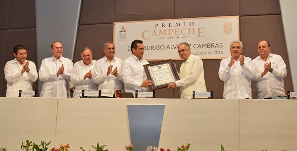 amc-entrega-premio-campeche-2016