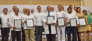 Entrega el gobernador de Campeche Alejandro Moreno Cárdenas Merito Medico 2016