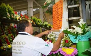 Operativo de la PROFECO en mercados y panteones de Campeche