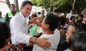 Remberto Estrada cumple compromisos con familias benitojuarenses a través de “Brigadas Verdes”
