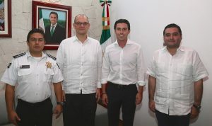 Fortalece Remberto Estrada relación interinstitucional con cuerpo consular regional