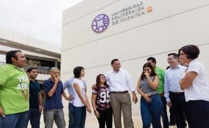 Estudiantes de la UPY diseñan futuro económico de Yucatán