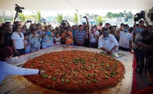 Champotón rompe record al preparar el Pan de Cazón más grande de México