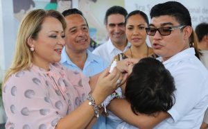 Familias fuertes y sanas, hacen sociedades fuertes y sanas en Quintana Roo: Carlos Joaquín