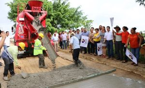 Verifica Gaudiano reconstrucción de acceso principal a Villa Pueblo Nuevo de las Raíces