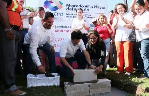 Coloca Gerardo Gaudiano primera piedra de mercado público en villa Playas del Rosario