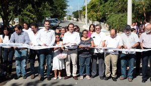 El alcalde, Mauricio Vila Dosal, entrega obras de vialidad en la colonia El Porvenir