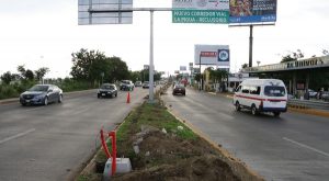 Amplían colocación de luminarias en Avenida Universidad hasta distribuidor vial La Pigua