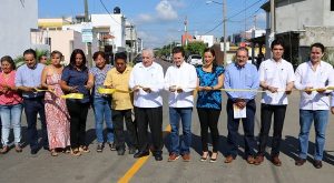 Inauguran Gaudiano y Núñez 15 calles pavimentadas en Santa Elena