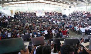Cierran brecha digital entre estudiantes en Yucatán