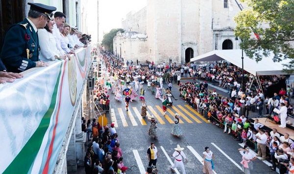 colorido-desfile-revolucionario-en-yucatan