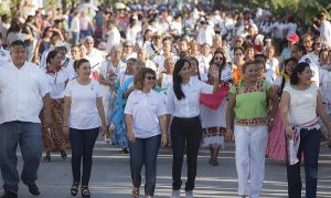 Encabeza Laura Fernández desfile con motivo del 106 Aniversario del inicio de la Revolución Mexicana