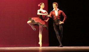 Exitosa primera noche de gala benéfica de ballet