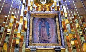 Millones de peregrinos cantan las mañanitas a la Virgen de Guadalupe por la paz
