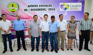 Entrega Gaudiano apoyos sociales a trabajadores de la Sección 01 del SUTSET