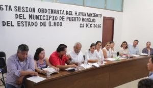 Formula Cabildo de Puerto Morelos reconocimiento público a la presidenta municipal