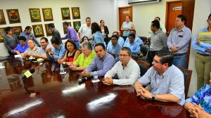 Entrega Pedro Calcáneo Informe Anual de Actividades de la CEDH en Tabasco