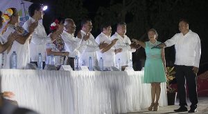 Laura Fernández toma protesta a Leouvín Medina Cahuich como nuevo delegado de Leona Vicario